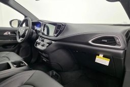 Chrysler Pacifica Select FWD 2025
