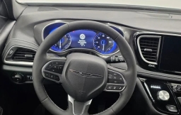 Chrysler Pacifica Select FWD 2025