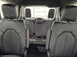 Chrysler Pacifica Select FWD 2025