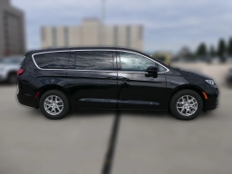Chrysler Pacifica Select FWD 2026