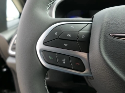 Chrysler Pacifica Select FWD 2026
