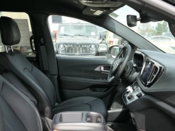 Chrysler Pacifica Select FWD 2026