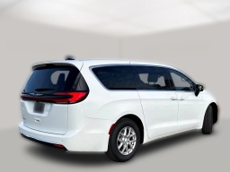 Chrysler Pacifica Select FWD 2026