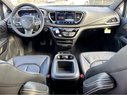 Chrysler Pacifica Select FWD 2026
