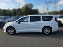 Chrysler Pacifica Select FWD 2026