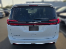 Chrysler Pacifica Select FWD 2026