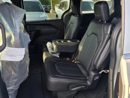 Chrysler Pacifica Select FWD 2026