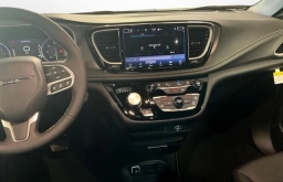 Chrysler Pacifica Select FWD 2026
