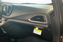 Chrysler Pacifica Select FWD 2026