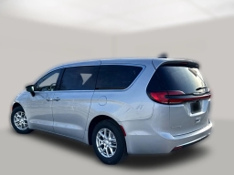Chrysler Pacifica Select FWD 2026