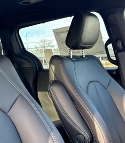 Chrysler Pacifica Select FWD 2026