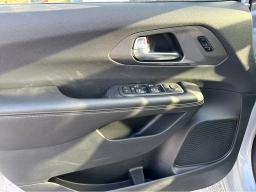 Chrysler Pacifica Select FWD 2026