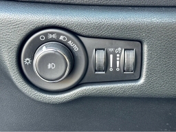 Chrysler Pacifica Select FWD 2026