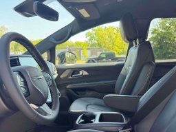 Chrysler Pacifica Select FWD 2026