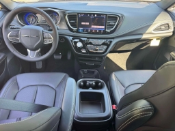 Chrysler Pacifica Select FWD 2026