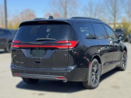 Chrysler Pacifica Select FWD 2026