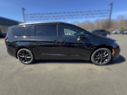 Chrysler Pacifica Select FWD 2026