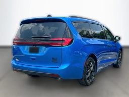 Chrysler Pacifica Select FWD 2027