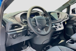 Chrysler Pacifica Select FWD 2027
