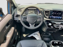 Chrysler Pacifica Select FWD 2027