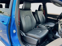 Chrysler Pacifica Select FWD 2027