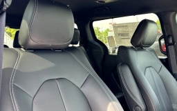 Chrysler Pacifica Select FWD 2026