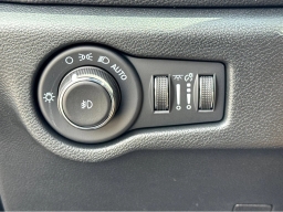 Chrysler Pacifica Select FWD 2026