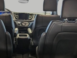 Chrysler Pacifica Select FWD 2026