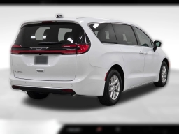 Chrysler Pacifica Select FWD 2027