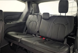 Chrysler Pacifica Select FWD 2027