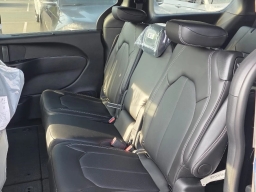 Chrysler Pacifica Select FWD 2026