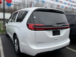 Chrysler Pacifica Select FWD 2026