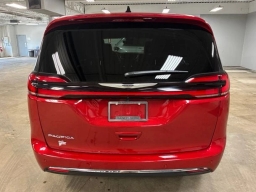 Chrysler Pacifica Select FWD 2026