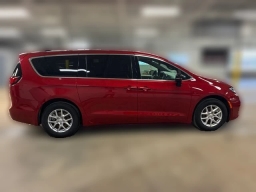 Chrysler Pacifica Select FWD 2026