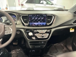 Chrysler Pacifica Select FWD 2026