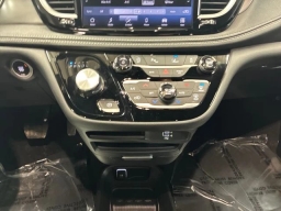 Chrysler Pacifica Select FWD 2026