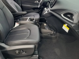 Chrysler Pacifica Select FWD 2026