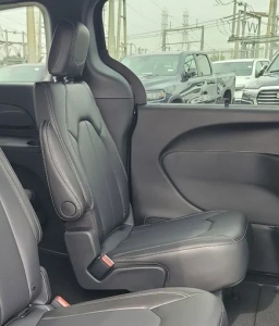 Chrysler Pacifica Select FWD 2026