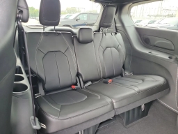 Chrysler Pacifica Select FWD 2026