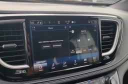 Chrysler Pacifica Select FWD 2025