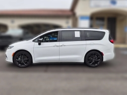 Chrysler Pacifica Select FWD 2026