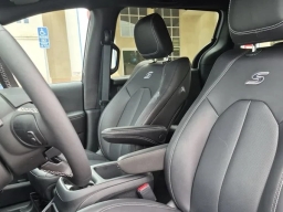 Chrysler Pacifica Select FWD 2026