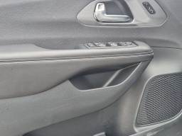 Chrysler Pacifica Select FWD 2026