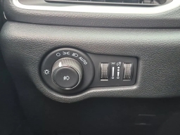 Chrysler Pacifica Select FWD 2026