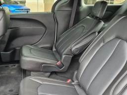 Chrysler Pacifica Select FWD 2026