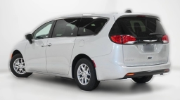 Chrysler Voyager LX FWD 2026