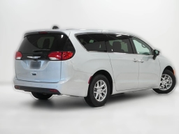 Chrysler Voyager LX FWD 2026