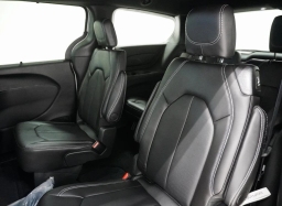 Chrysler Voyager LX FWD 2026