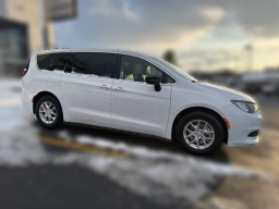 Chrysler Voyager LX FWD 2026