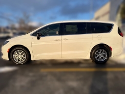 Chrysler Voyager LX FWD 2026